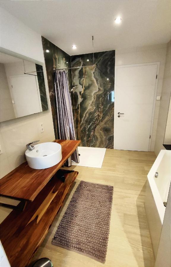Komfortzone - Stilvolle Gaestewohnung In Marburg Buitenkant foto